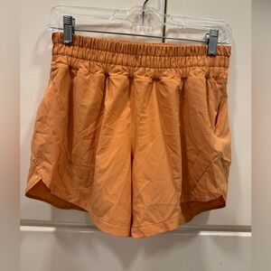 🧡MONARCH ORANGE 🧡 TRACK THAT SHORT lululemon size 8